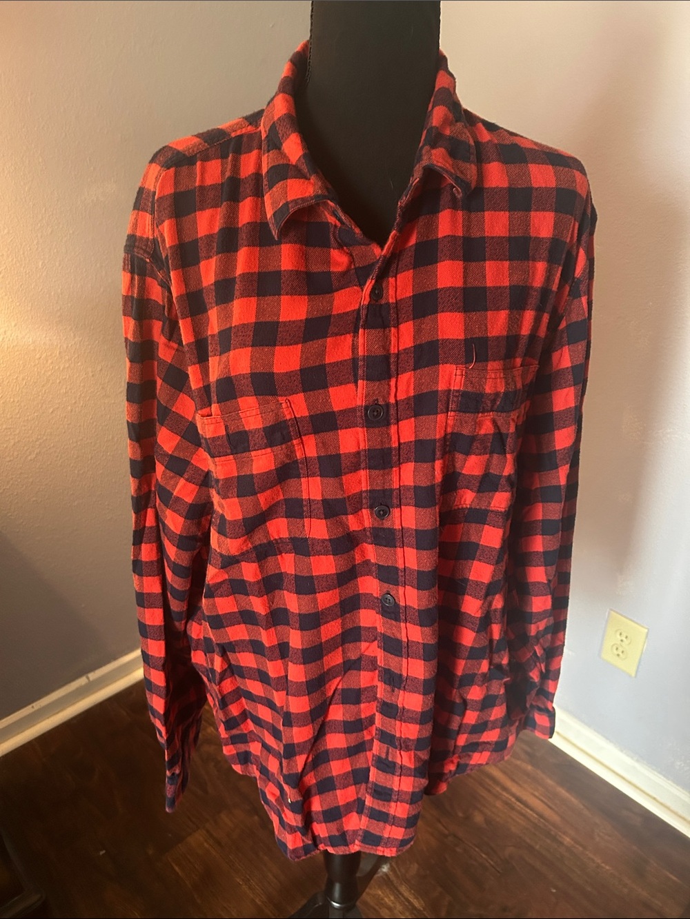 J. Crew Men Red and Black Plaid Flannel Shirt Size Extra Large